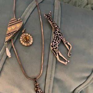 Random Necklace Pendants Giraffe, Heart, Onck, Cat